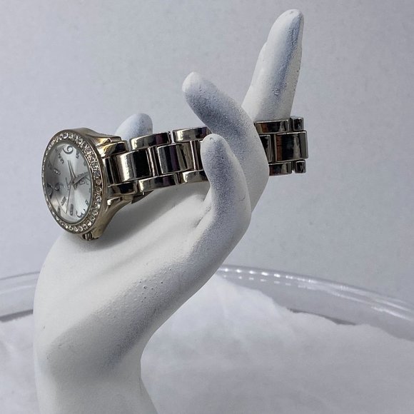 NY and C Lady Watch 3 oz Round Face With Rhinestones Stainless Band 8 inches - Picture 3 of 6
